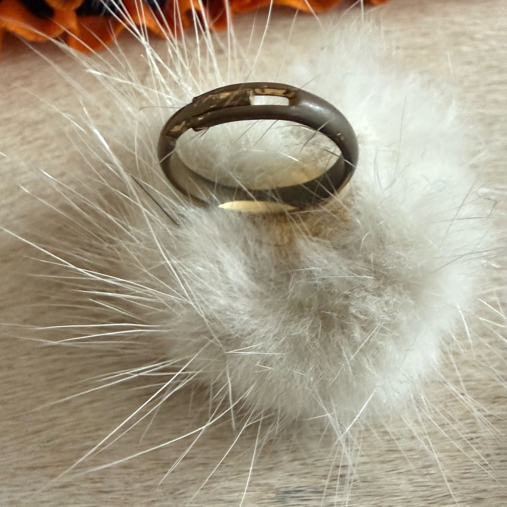 Vintage Fur keychain, cuff links, ring, earrings and pen - Picture 5 of 10